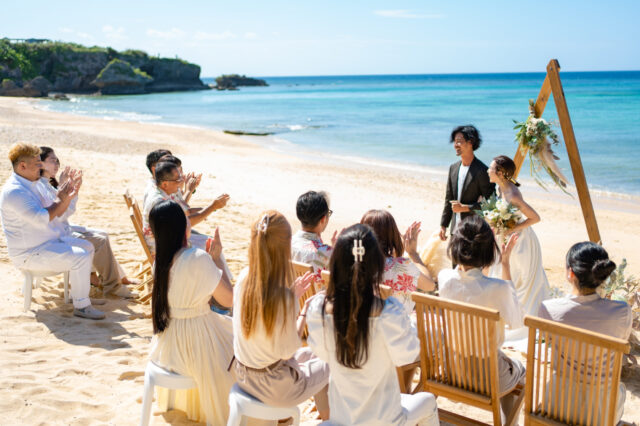 沖縄での結婚式費用はどのくらい？費用を抑える4つのポイントも解説